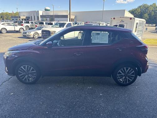 2023 Nissan Kicks SV