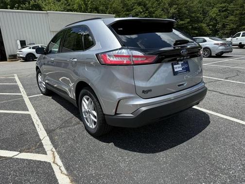 2021 Ford Edge SE