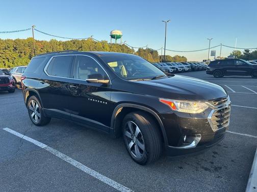 2021 Chevrolet Traverse LT Leather
