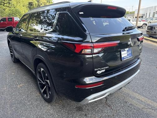 2024 Mitsubishi Outlander SEL Platinum Edition