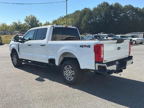 Oxford White 2025 Ford F-250 XLT