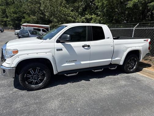 2017 Toyota Tundra SR5