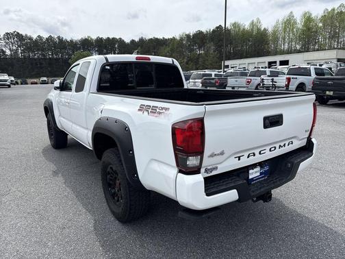 2022 Toyota Tacoma SR
