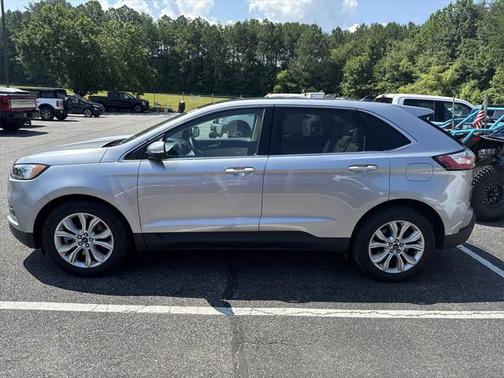 2022 Ford Edge Titanium