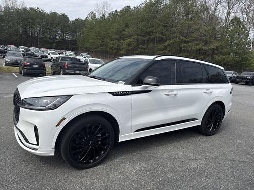Pristine White Metallic Tri-Coat 2025 Lincoln Aviator Reserve AWD