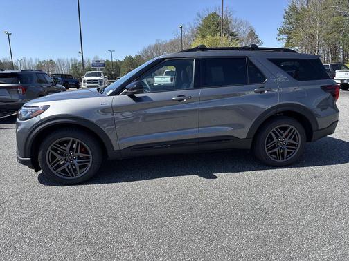 Carbonized Gray Metallic 2026 Ford Explorer ST-Line