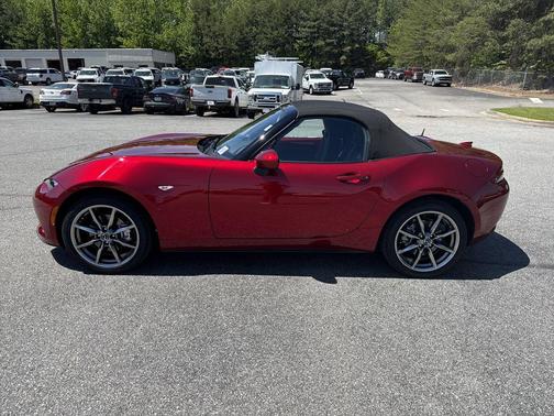 Soul Red Crystal Metallic 2022 Mazda MX-5 Miata Grand Touring
