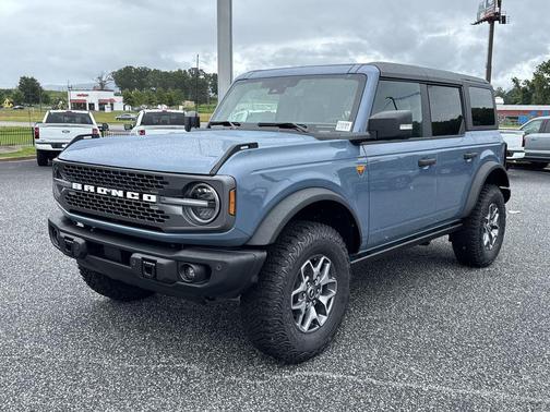 Azure Gray Metallic Tri-Coat 2025 Ford Bronco Badlands