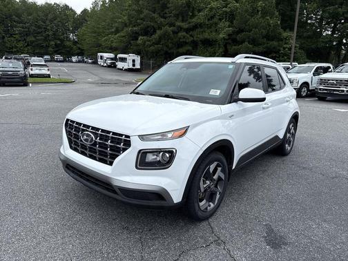 Ceramic White 2023 Hyundai VENUE SEL