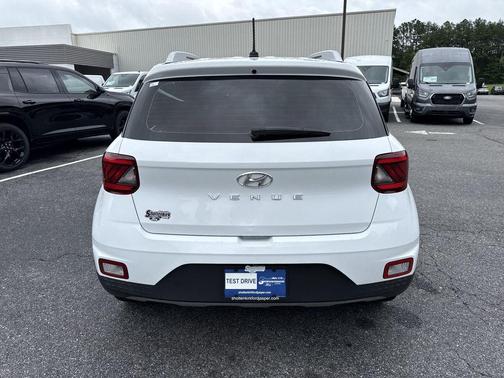 Ceramic White 2023 Hyundai VENUE SEL