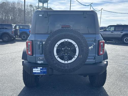 2025 Ford Bronco Outer Banks