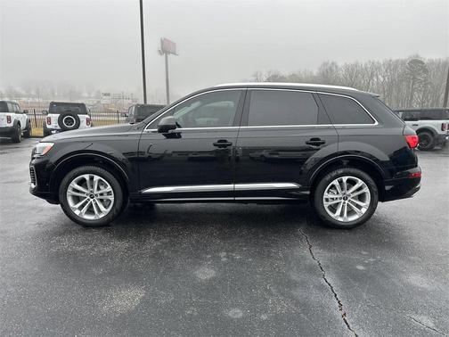 2025 Audi Q7 45 Premium