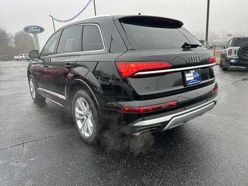 2025 Audi Q7 45 Premium