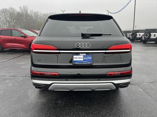 2025 Audi Q7 45 Premium