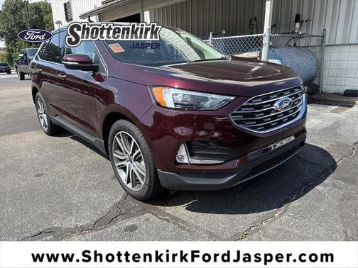 2022 Ford Edge Titanium
