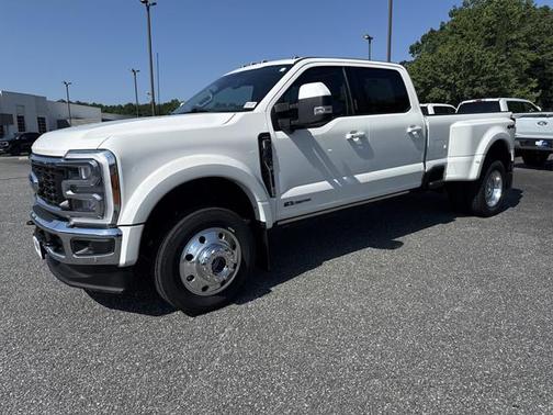 2023 Ford F-450 Lariat