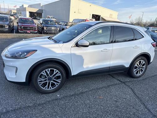 2020 Ford Escape SEL