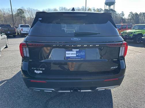 2025 Ford Explorer Active