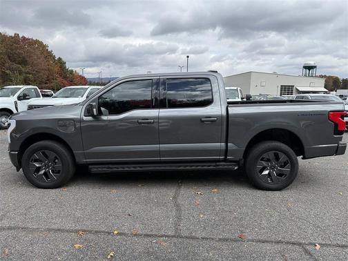 2023 Ford F-150 Lightning LARIAT