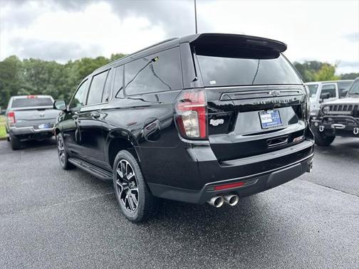 2023 Chevrolet Suburban RST