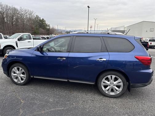 2018 Nissan Pathfinder SL