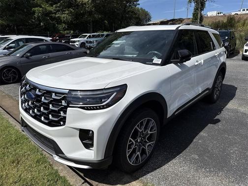 2025 Ford Explorer Platinum