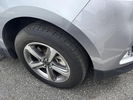 Iconic Silver Metallic 2023 Ford Edge SEL