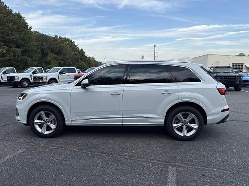 2024 Audi Q7 55 Premium