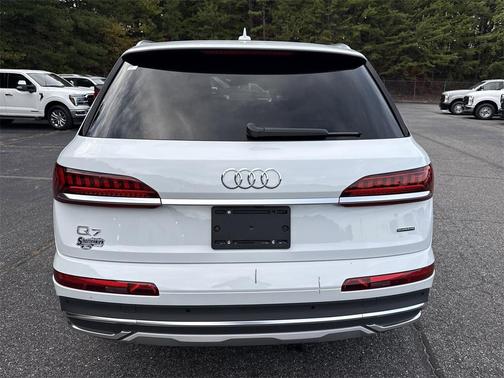 2024 Audi Q7 55 Premium