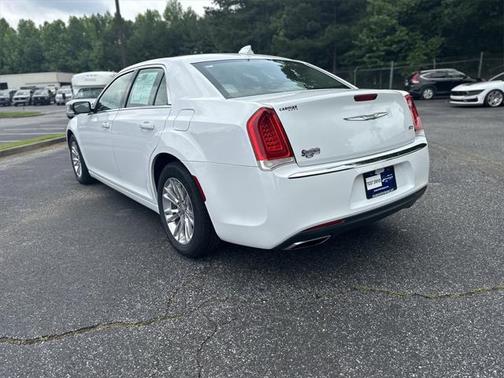 2018 Chrysler 300 Touring