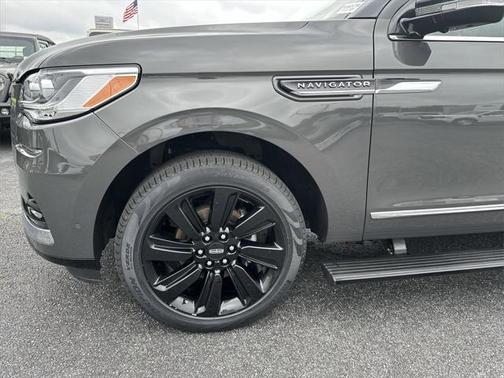 2022 Lincoln Navigator Black Label