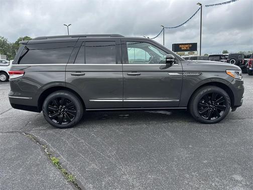 2022 Lincoln Navigator Black Label