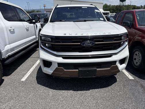 Star White Metallic Tri-Coat 2025 Ford Expedition King Ranch