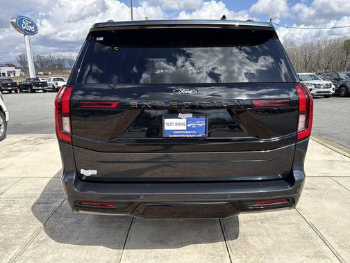 2025 Ford Expedition Tremor