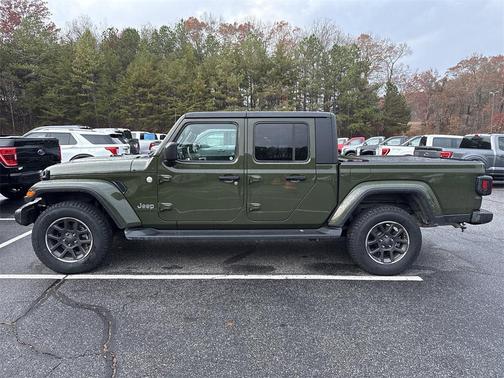 2022 Jeep Gladiator Overland