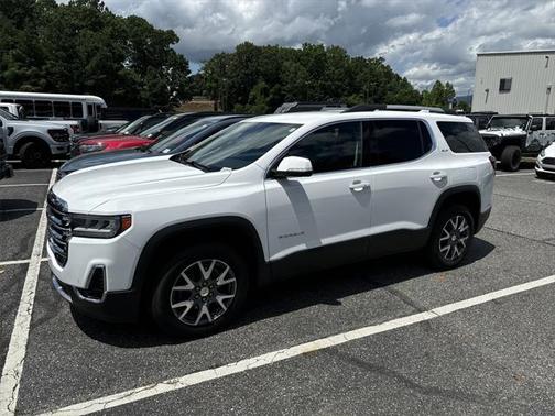 2023 GMC Acadia SLT