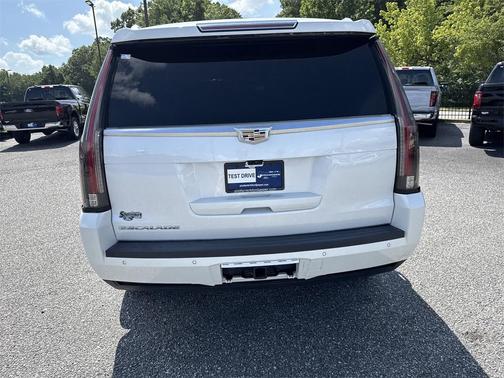 2017 Cadillac Escalade Luxury