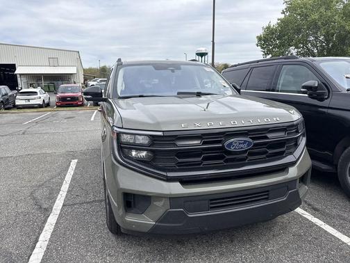 Wild Green 2025 Ford Expedition Active