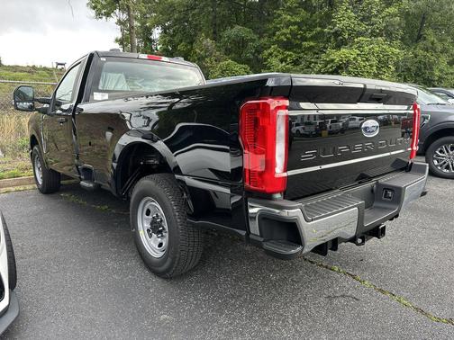 Agate Black Metallic 2025 Ford F-250 XL