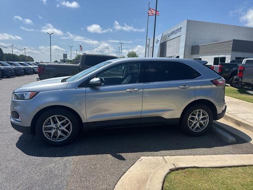 Iconic Silver Metallic 2022 Ford Edge SEL