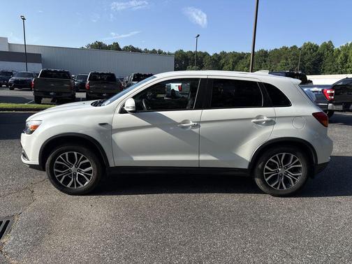 White 2019 Mitsubishi Outlander Sport 2.0 ES