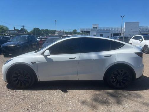 2023 Tesla Model Y Performance