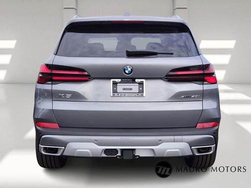 Gray 2026 BMW X5 xDrive40i