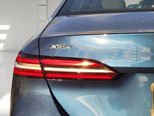 2025 BMW 530 i xDrive