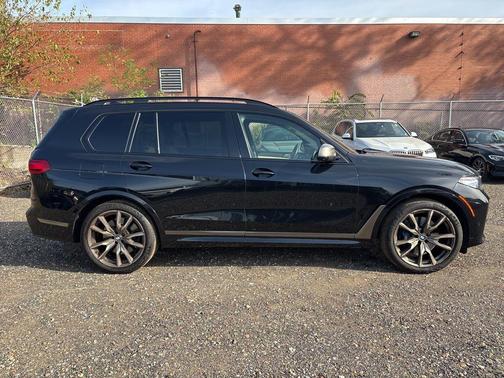 2021 BMW X7 M50i