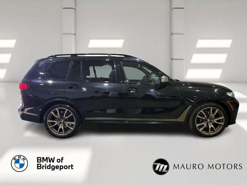 2021 BMW X7 M50i