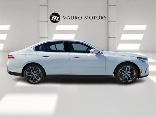2024 BMW i5 eDrive40