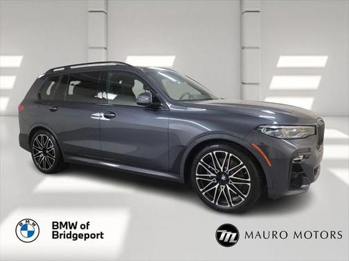 2022 BMW X7 M50i