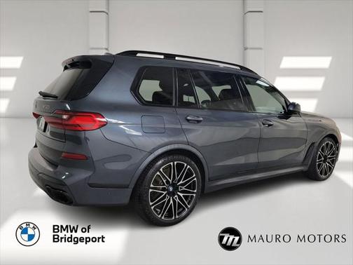 2022 BMW X7 M50i
