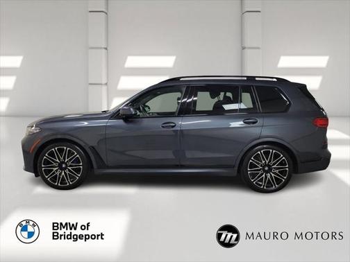 2022 BMW X7 M50i